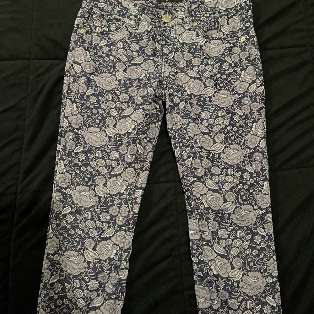 Guess Jeans/Jeggings size 7/8.  Purple hue.
